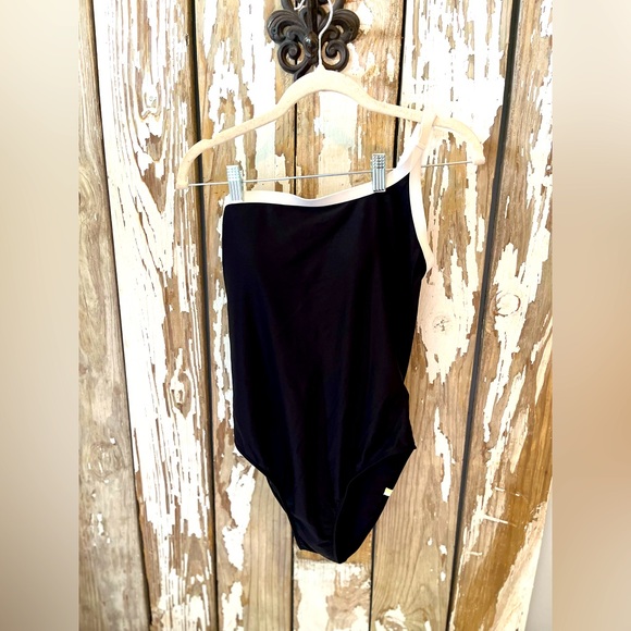 summersalt Other - Summersalt- NWOT Sidestroke Size 8 black & white/ cream One piece swimsuit